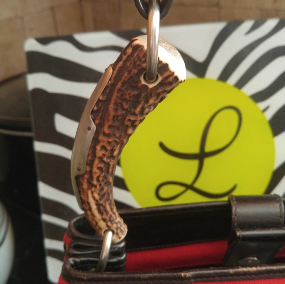 Yves Saint Laurent red canvas tusk shoulder bag. - Picture 3 of 8